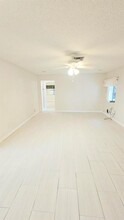 5971 La Pinata Blvd, Unit D2 in Greenacres, FL - Building Photo - Building Photo