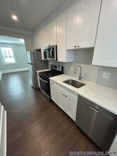 66 Church St-Unit -2 in Waltham, MA - Foto de edificio - Building Photo