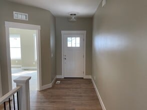 775 Silvermaple Dr in Ammon, ID - Foto de edificio - Building Photo