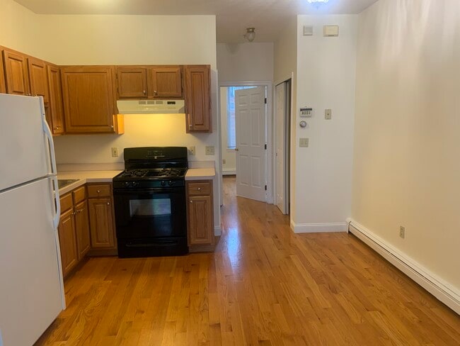 202 Hurley St in Cambridge, MA - Foto de edificio - Building Photo