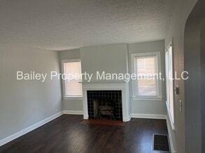 5710 Barrett Ln in Louisville, KY - Building Photo - Building Photo