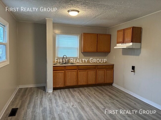 4572 Gardendale Ave in Dayton, OH - Building Photo - Building Photo