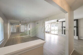 11913 Sycamore Ave in Grandview, MO - Building Photo - Building Photo