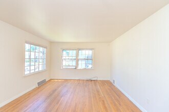 810 Sylvan Ave in Ann Arbor, MI - Building Photo - Building Photo