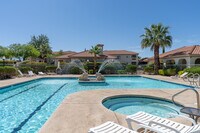 Quail Ridge Apartments in Las Cruces, NM - Foto de edificio - Building Photo