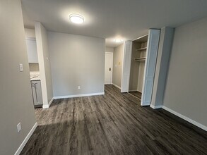 Broadway Crossing Apartments in Merrillville, IN - Building Photo - Building Photo