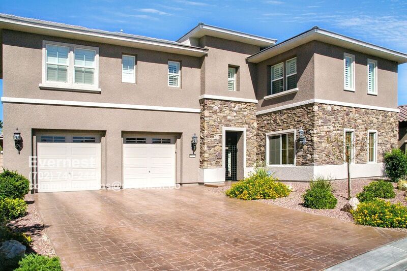 8225 Broad Peak Dr in Las Vegas, NV - Foto de edificio