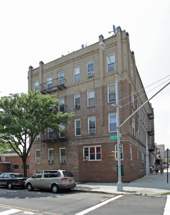 6402 13th Ave in Brooklyn, NY - Building Photo