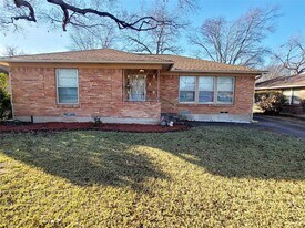 1830 Viewcrest Dr in Dallas, TX - Building Photo