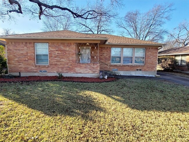 property at 1830 Viewcrest Dr