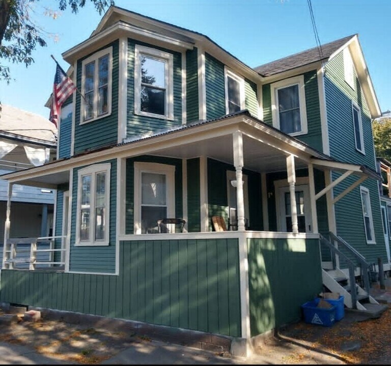 20 Decatur Street, Unit 20 in Burlington, VT - Building Photo