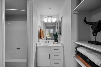 Sierra Walk in Glendale, AZ - Foto de edificio - Building Photo