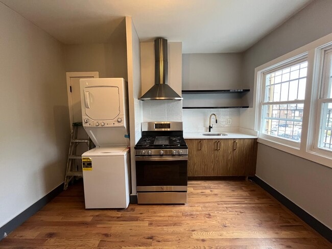 74 Baldwin Ave, Unit 2