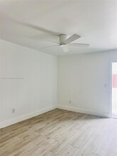 910 SW 4th Ave in Miami, FL - Building Photo - Building Photo
