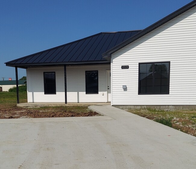 property at 1709 Soaring Ct