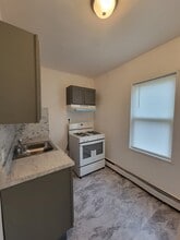 1462 Olden Ave, Unit 2 in Ewing, NJ - Building Photo - Building Photo