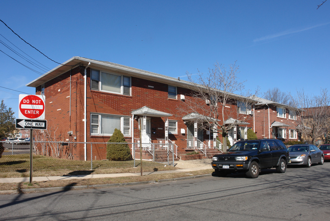 33a-37b Hussa St in Linden, NJ - Foto de edificio