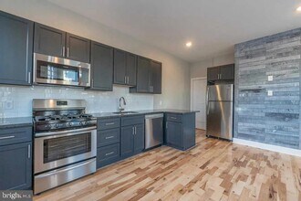 2000 S Opal St in Philadelphia, PA - Building Photo - Building Photo