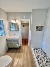 115 NE 14th Ave in Fort Lauderdale, FL - Foto de edificio - Building Photo