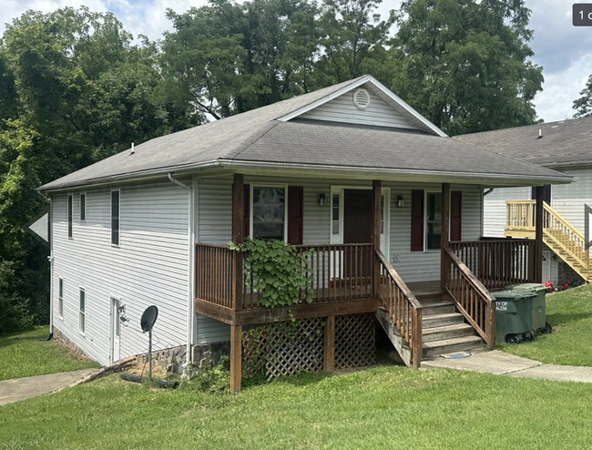 property at 691 Lee St