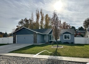 2070 Kelly Dr in Payette, ID - Building Photo