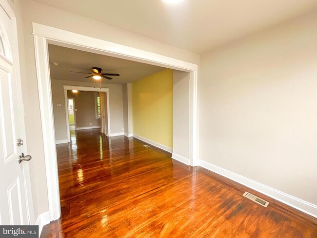 property at 6818 Wyncote Ave