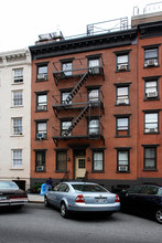 246 W 20th St in New York, NY - Foto de edificio - Building Photo