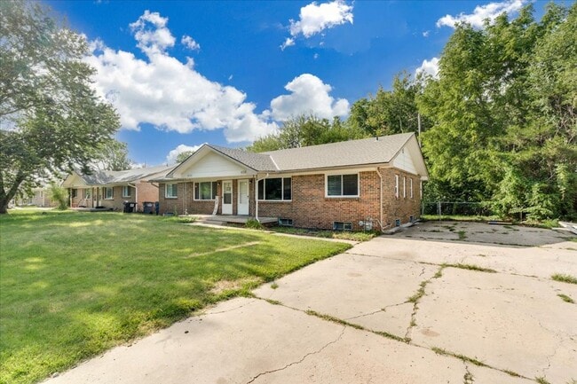 property at 4203 W Pine St