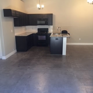 2828 E 45th Ct N in Wichita, KS - Foto de edificio - Building Photo