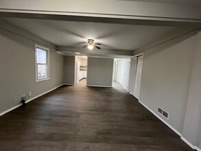 608 E 4th St in Mishawaka, IN - Foto de edificio - Building Photo