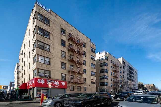 8215 Britton Ave in Elmhurst, NY - Building Photo - Building Photo