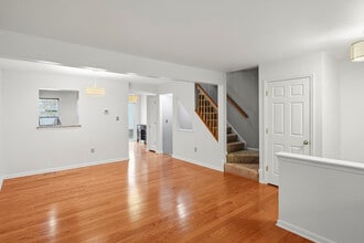 1 Lanhill Ct in Arbutus, MD - Building Photo - Building Photo