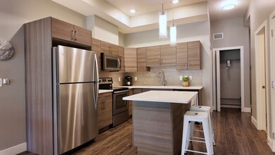 10006-183 83 Ave NW in Edmonton, AB - Building Photo - Building Photo