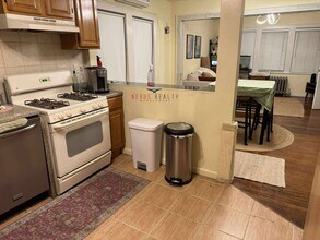 21-12 29th St in Queens, NY - Building Photo - Building Photo