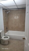 8060 N Colony Cir in Tamarac, FL - Building Photo