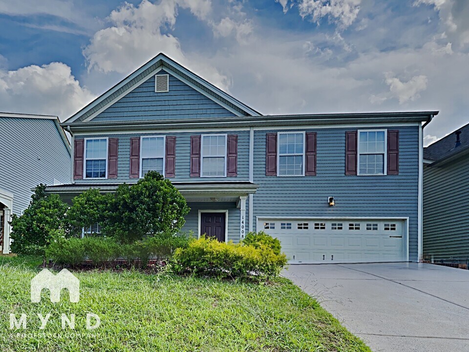 14008 Mallard Lake Rd in Charlotte, NC - Building Photo