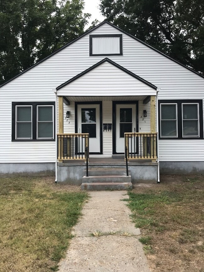 323 E Kathleen St in Sikeston, MO - Building Photo - Building Photo
