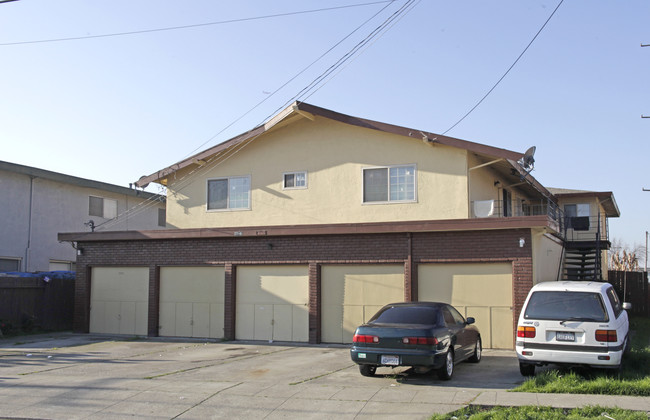 27141 Belvedere Ct in Hayward, CA - Foto de edificio - Building Photo