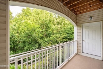 414 Sloan Ct in Matawan, NJ - Building Photo - Building Photo