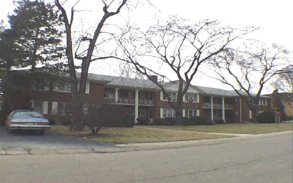 1840 Parkside Dr in Park Ridge, IL - Building Photo