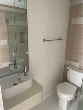 3155 NE 184th St in Aventura, FL - Building Photo - Building Photo