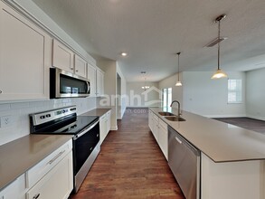 1289 Sky Lks Dr in St. Cloud, FL - Foto de edificio - Building Photo