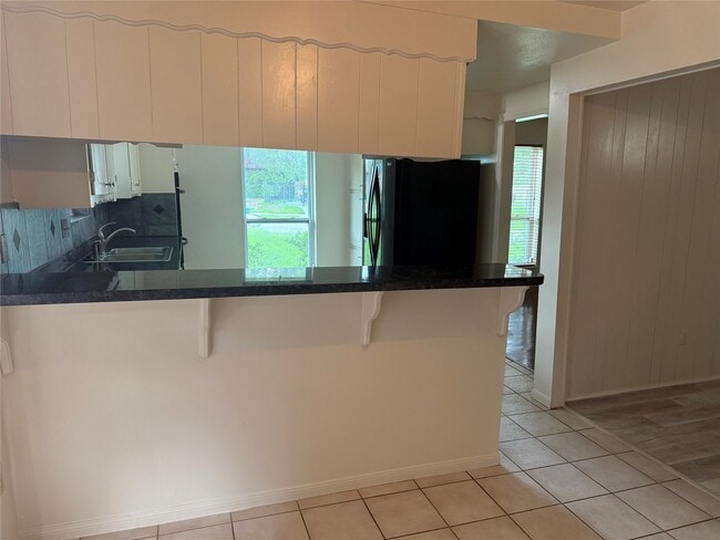 property at 3232 Parkwood Dr