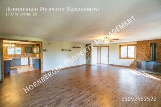 1407 W Spring Ln in Spokane, WA - Building Photo - Building Photo