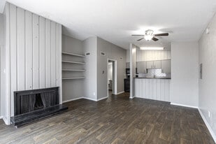 The Ayva at Oaklawn in Dallas, TX - Building Photo