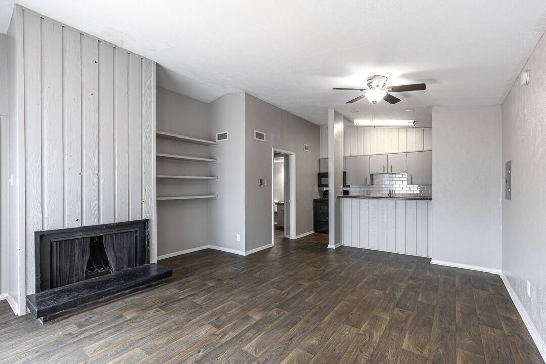 The Ayva at Oaklawn in Dallas, TX - Building Photo