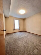 1000 NE Lindsay Ave, Unit D in Lee's Summit, MO - Building Photo - Building Photo