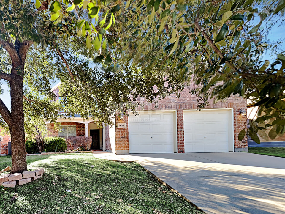 3813 Denridge Ln in Roanoke, TX - Building Photo