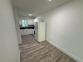 935 Jefferson Ave in Miami Beach, FL - Building Photo - Building Photo