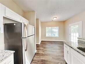 217 Autumn Ridge Dr in Griffin, GA - Building Photo - Building Photo